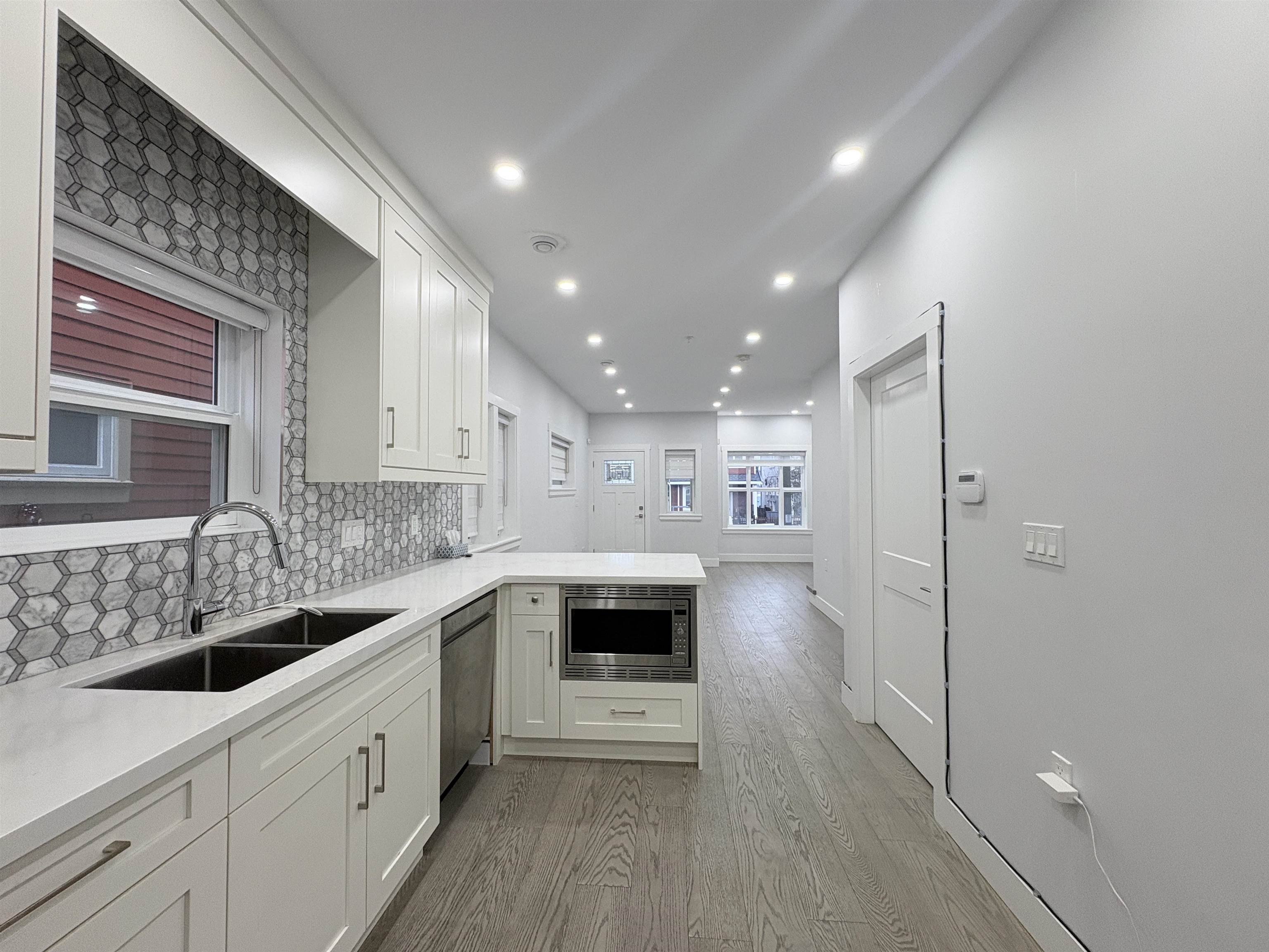 Additional image 2 of 4990 Moss Street, Vancouver, BC, V5R 3T4