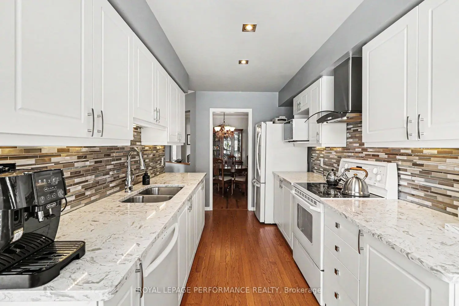 1702 Jobin Crescent photo 5