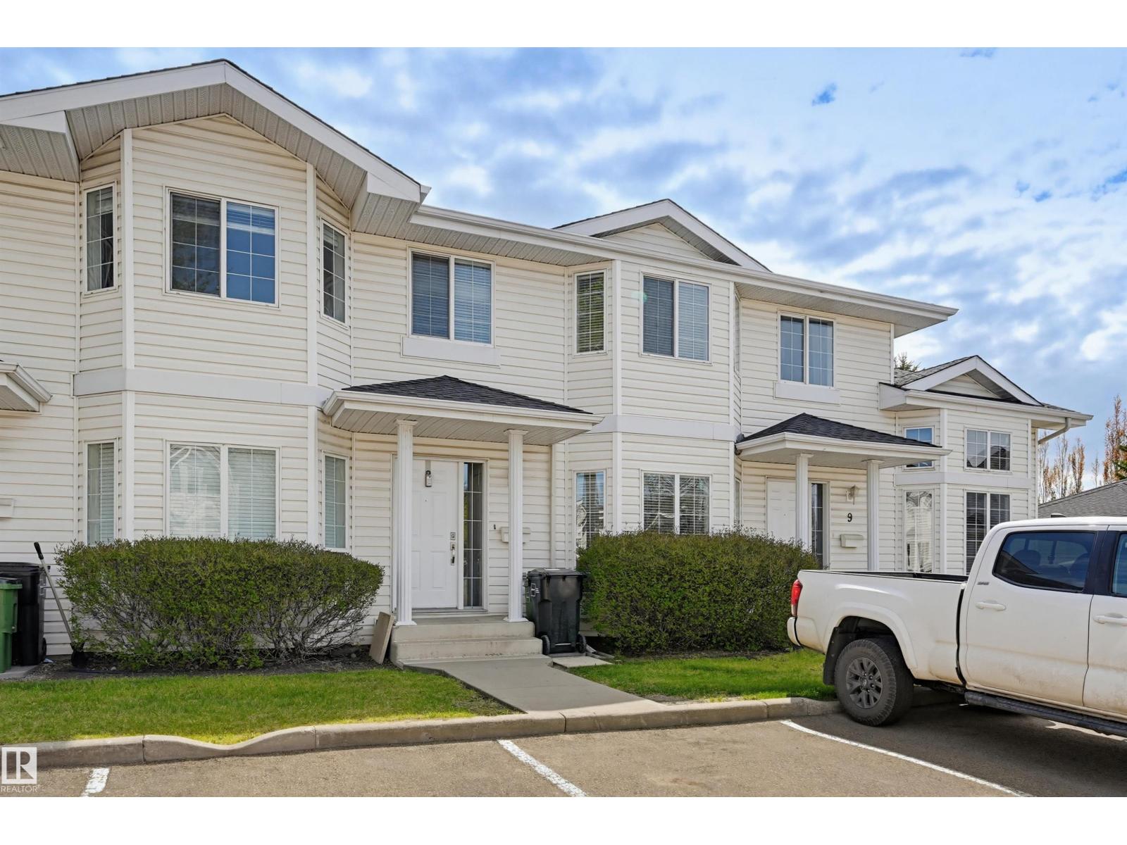 11-3380 28a Avenue NW, Edmonton, AB, T6T1V4