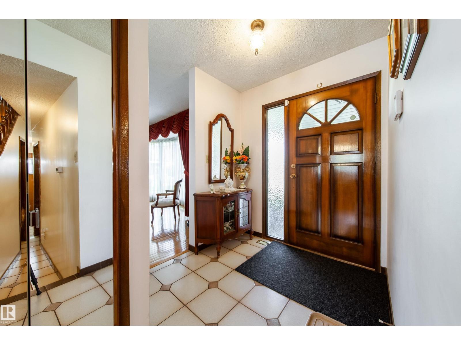 Additional image 3 of 8509 39b Avenue NW, Edmonton, AB, T6K3E7