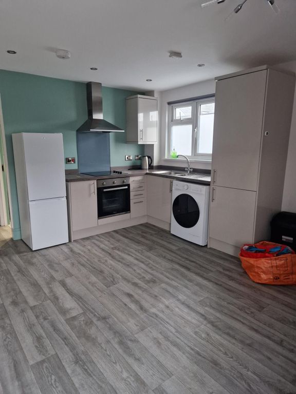 Additional image 6 of 1 bed flat to rentMary Street, Porthcawl CF36
