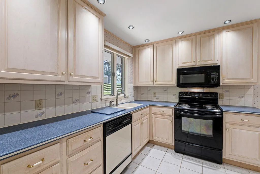 Additional image 12 of 300 Suffolk Drive, Bear, DE 19701