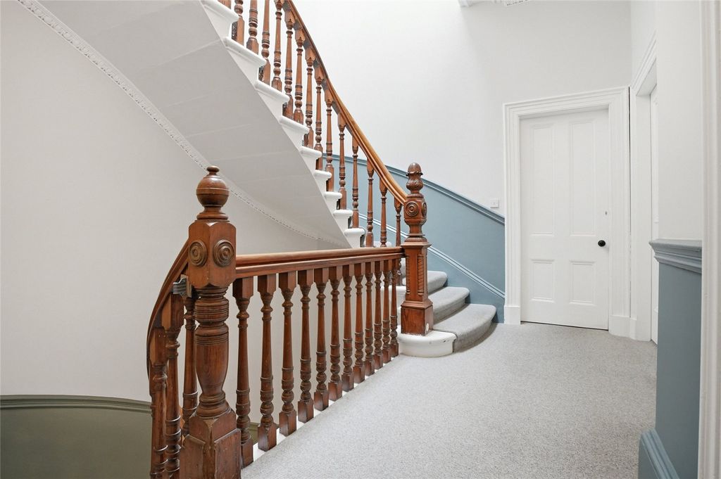 4 bed flat for saleDoune Gardens, Glasgow, Glasgow City G20 photo 4