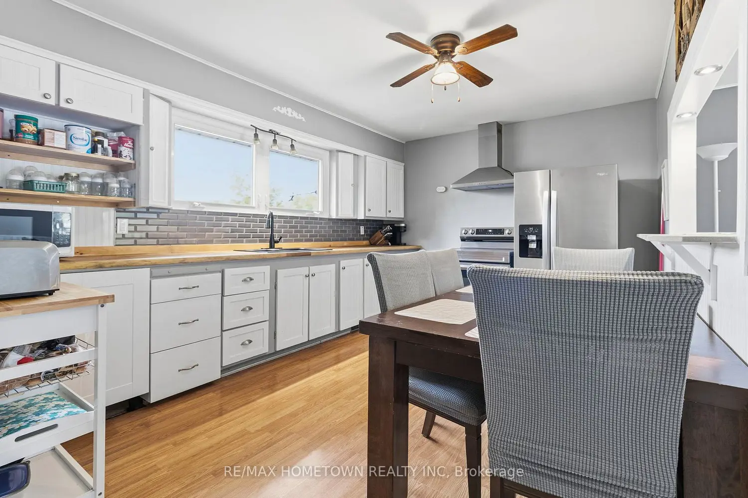 2038 Dundas Street photo 5