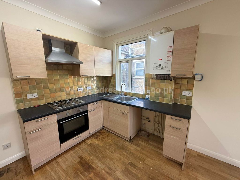 Additional image 3 of 1 bed flat for saleAmbleside Drive, Southend On Sea SS1