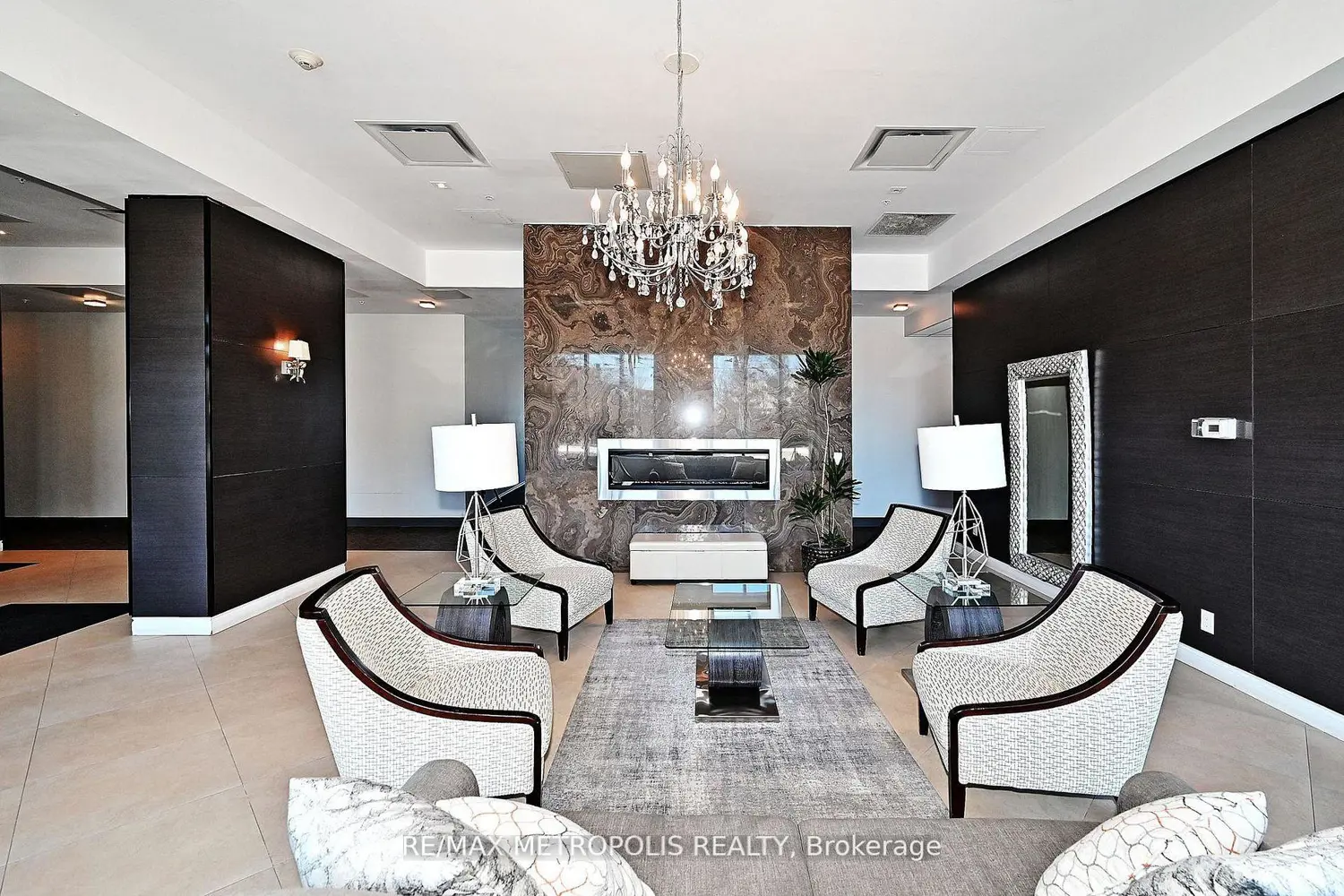 Additional image 4 of 11611 Yonge Street 809