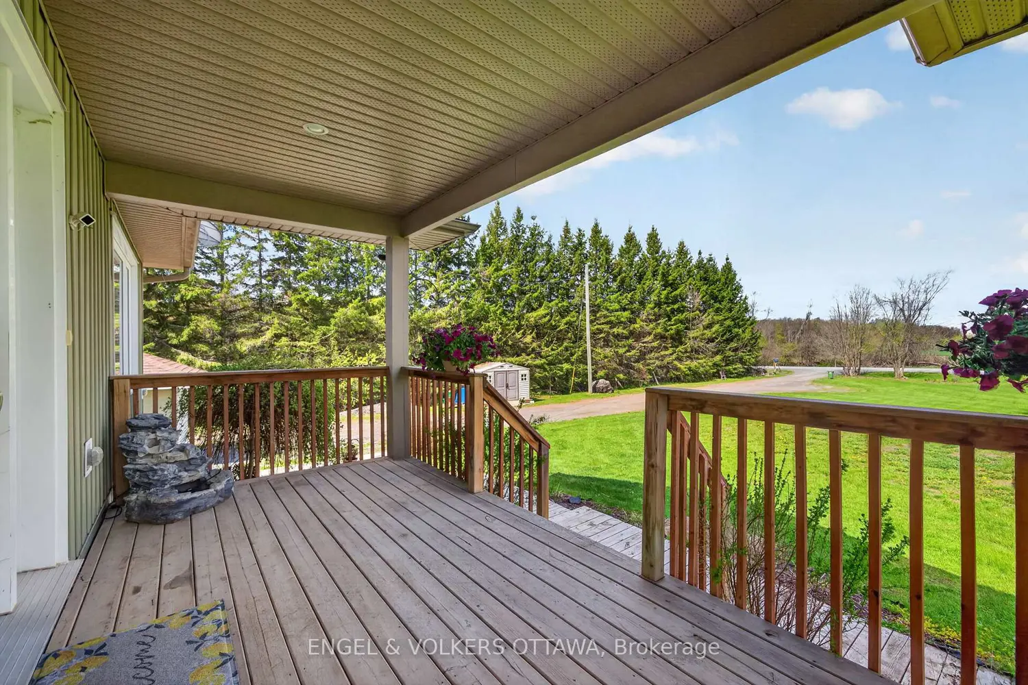 6042 Dobson Lane photo 4
