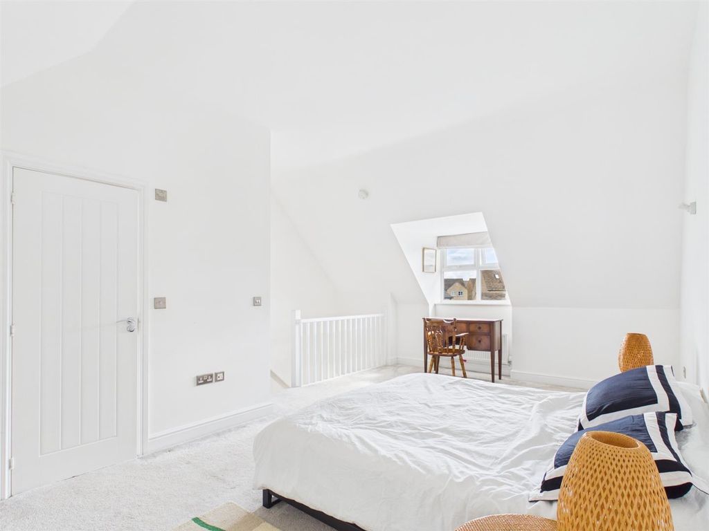 Additional image 6 of 4 bed semi-detached house to rentBarrowfield Drive, Stamford PE9
