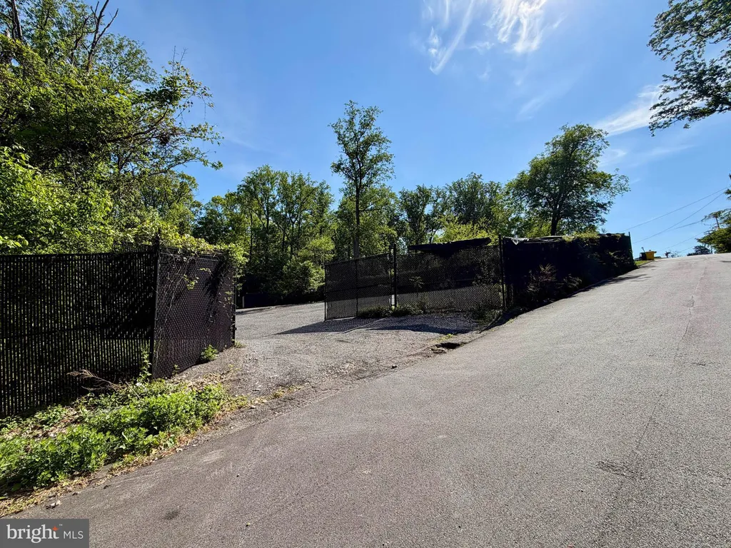 Additional image 7 of 1220 Gloria Avenue, Linthicum Heights, MD 21090