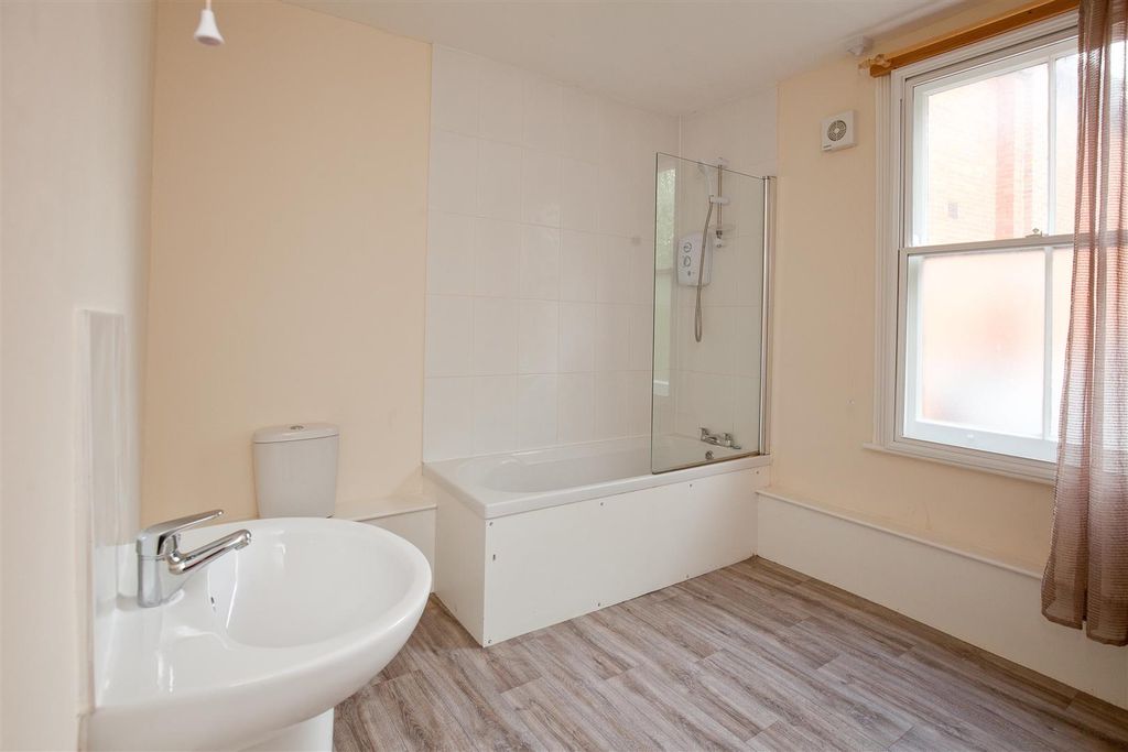 Additional image 5 of 3 bed flat to rentCrane Street, Salisbury SP1