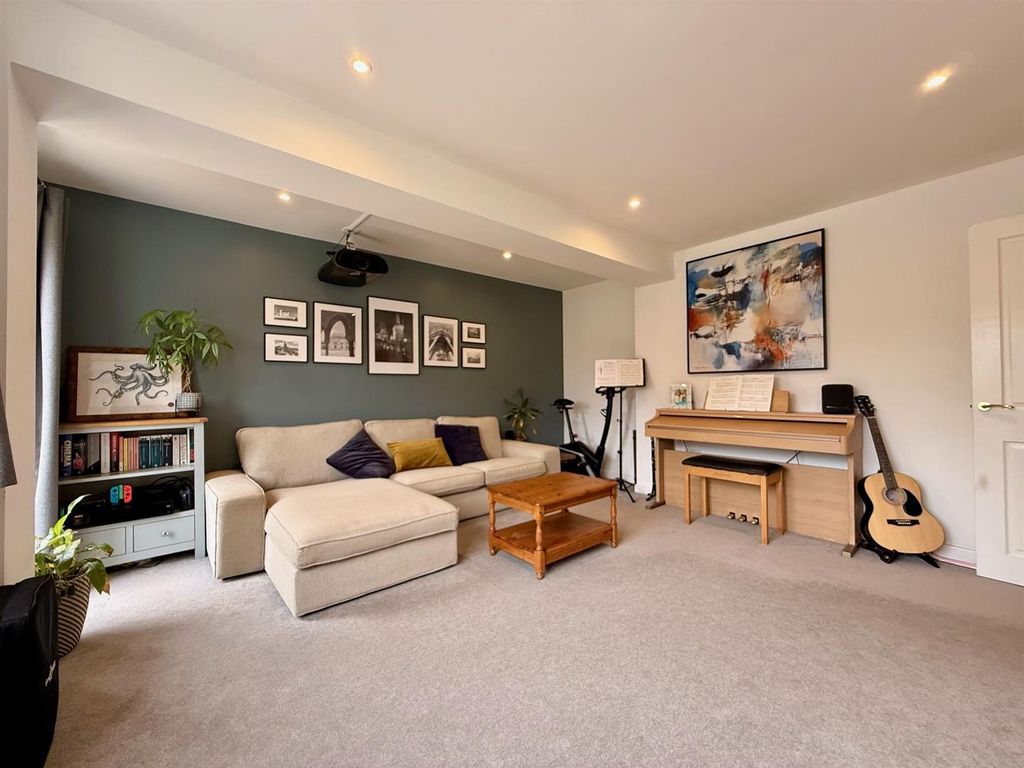 Additional image 11 of 5 bed detached house to rentTeme Avenue, Malvern WR14