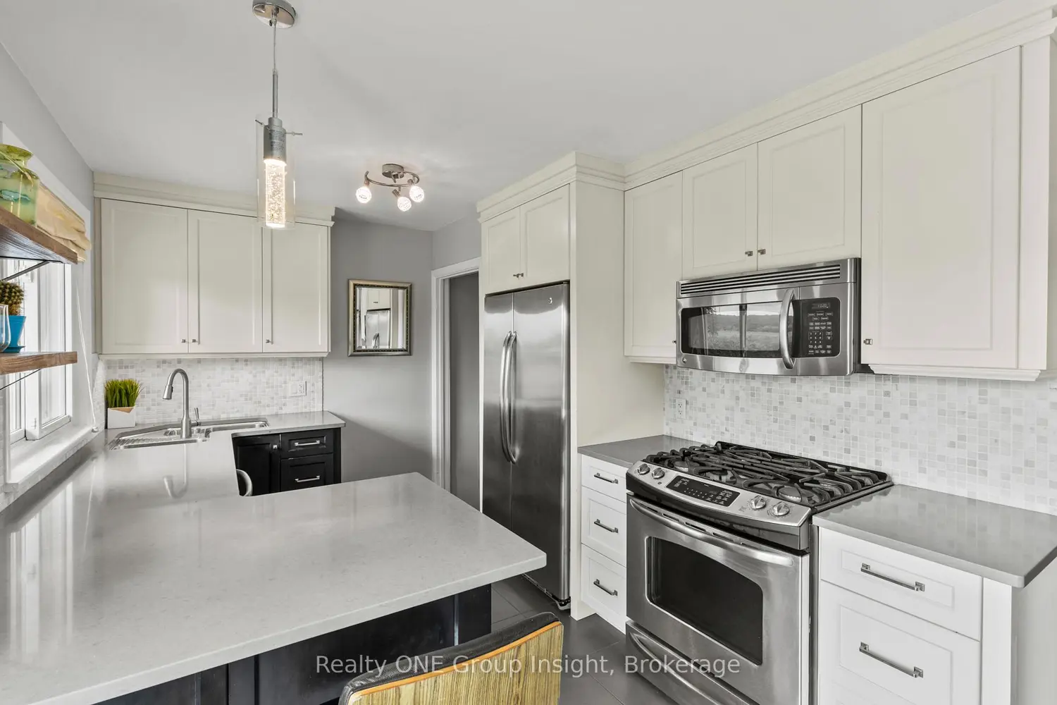 Additional image 10 of 4153 Aberdeen Road