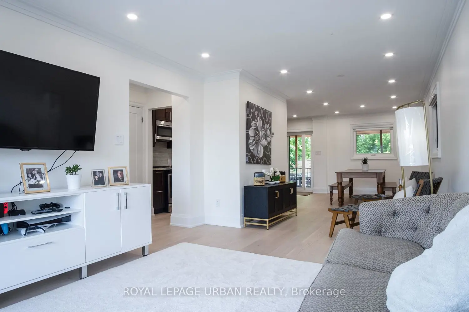 434 Westmount Avenue photo 4