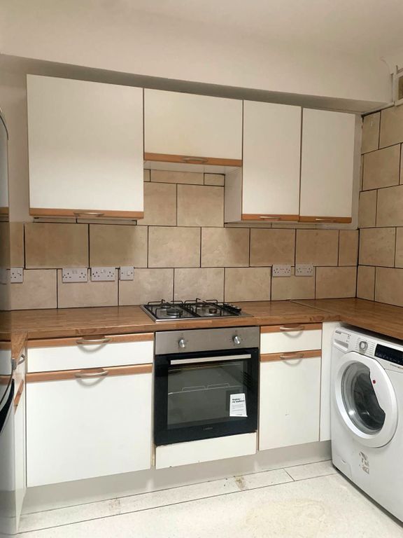 Additional image 4 of 3 bed maisonette to rentCardiff Road, Newport NP20