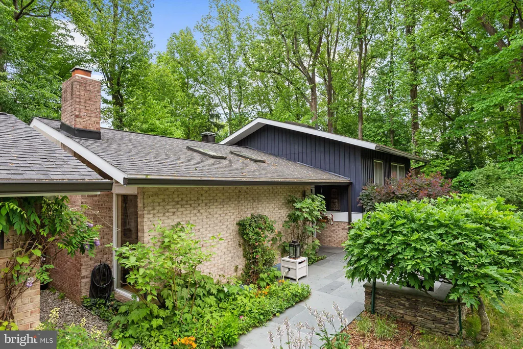 Additional image 19 of 8034 Park Overlook Drive, Bethesda, MD 20817