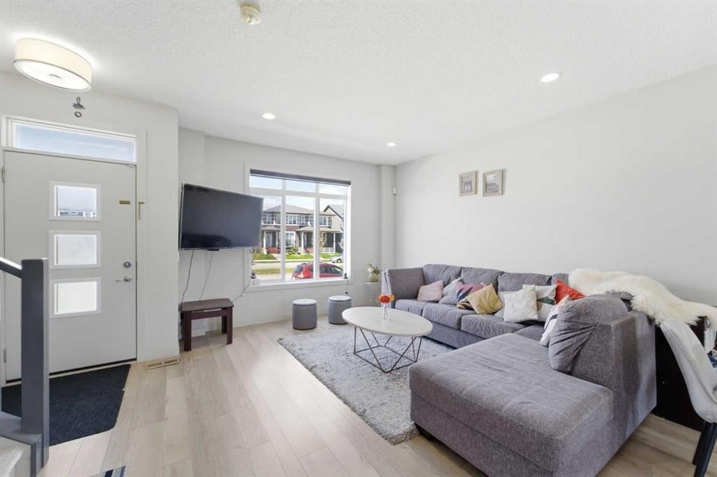 Additional image 4 of 9060 52 Street NE, Calgary, AB, T3J 0V7