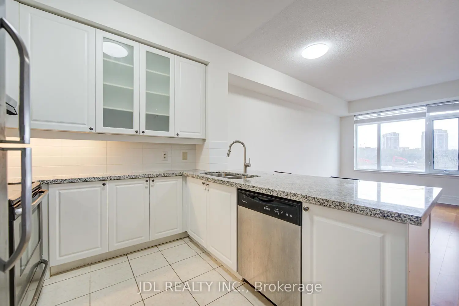 Additional image 5 of 111 Upper Duke Crescent 214