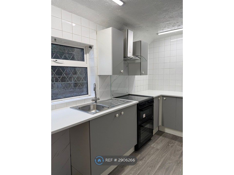 Additional image 5 of 3 bed semi-detached house to rentAuckland Road, Scunthorpe DN15
