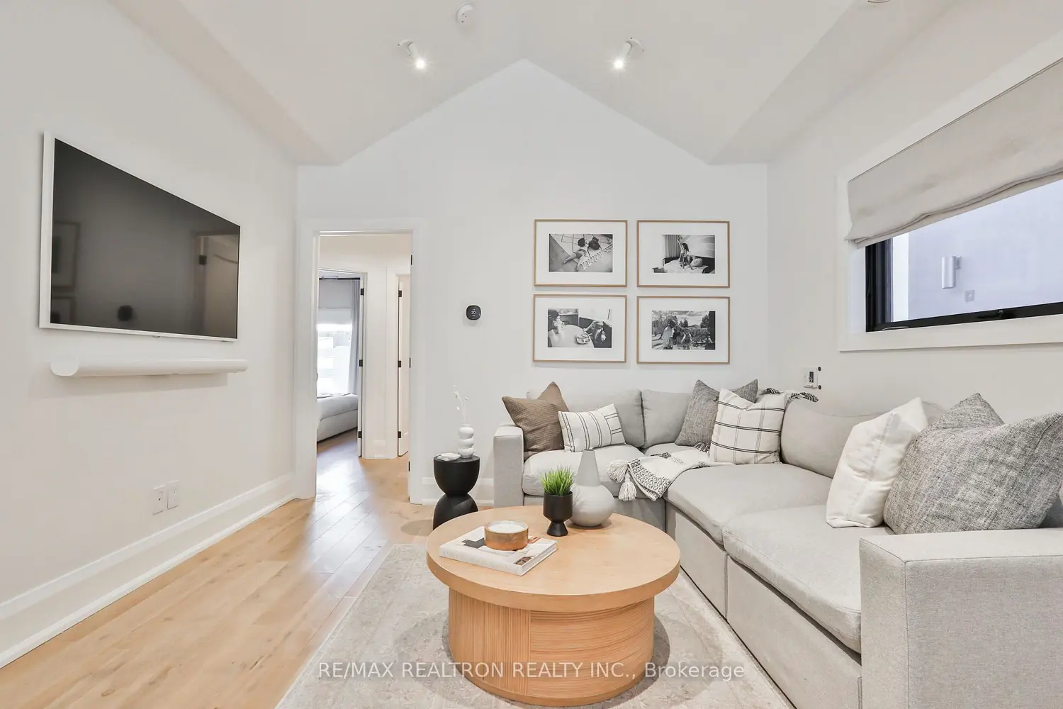 46 Gloucester Grove photo 2