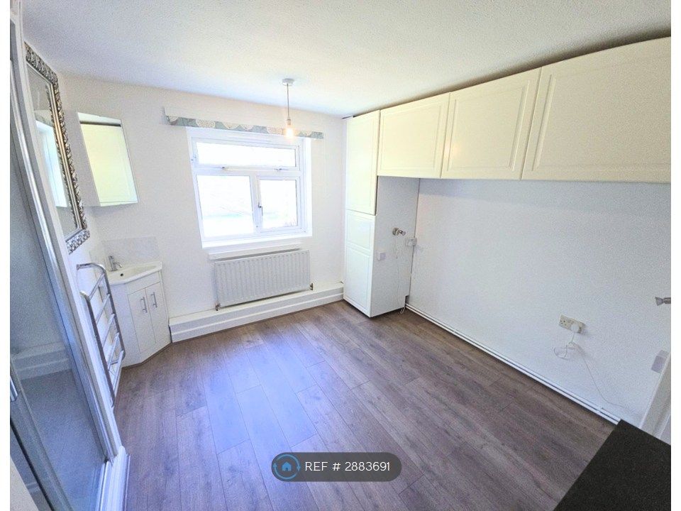 Additional image 8 of 3 bed flat to rentNew St, Horsham RH13