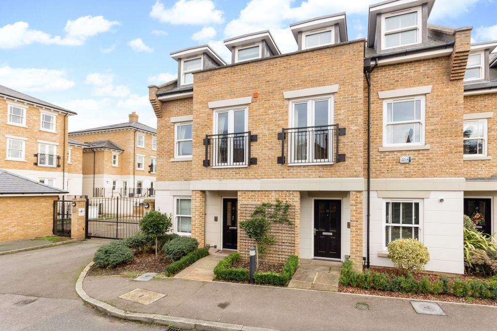 Additional image 3 of 4 bed town house to rentHawtrey Road, Windsor SL4