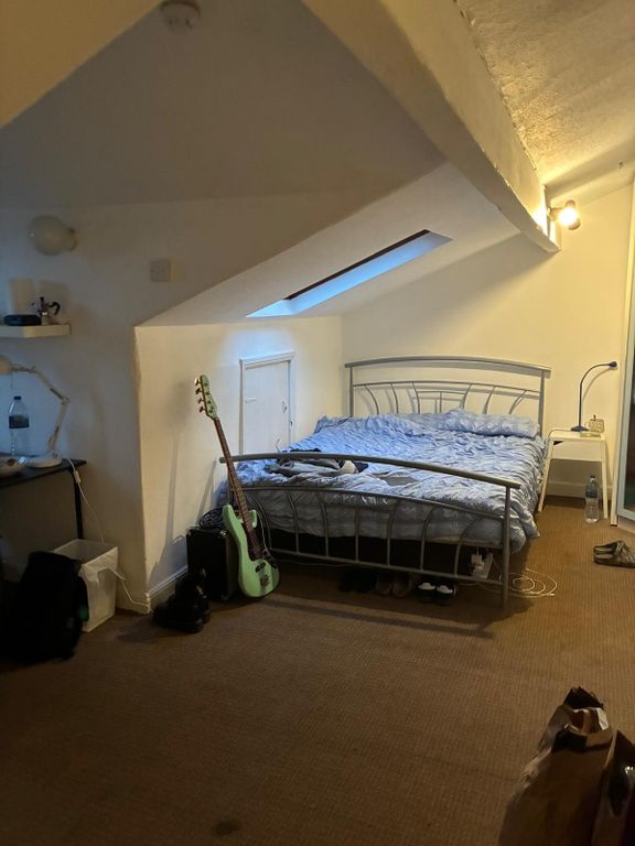 Additional image 3 of 9 bed semi-detached house to rentAsh Grove, Leeds LS6