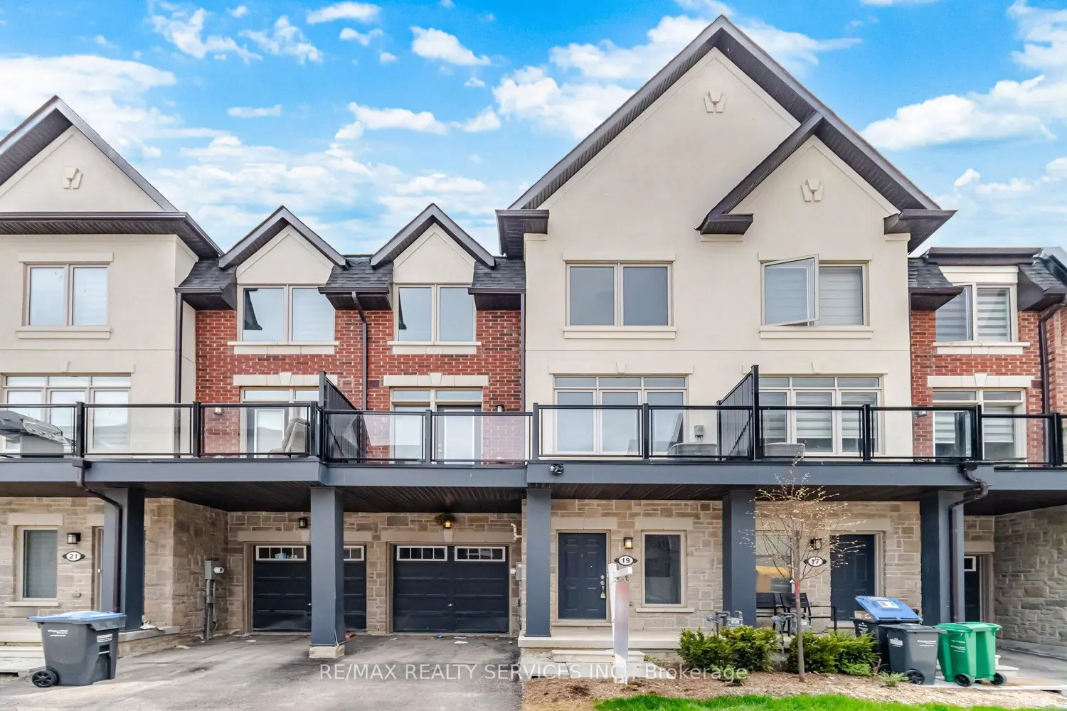 19 Tiveron Avenue photo 3