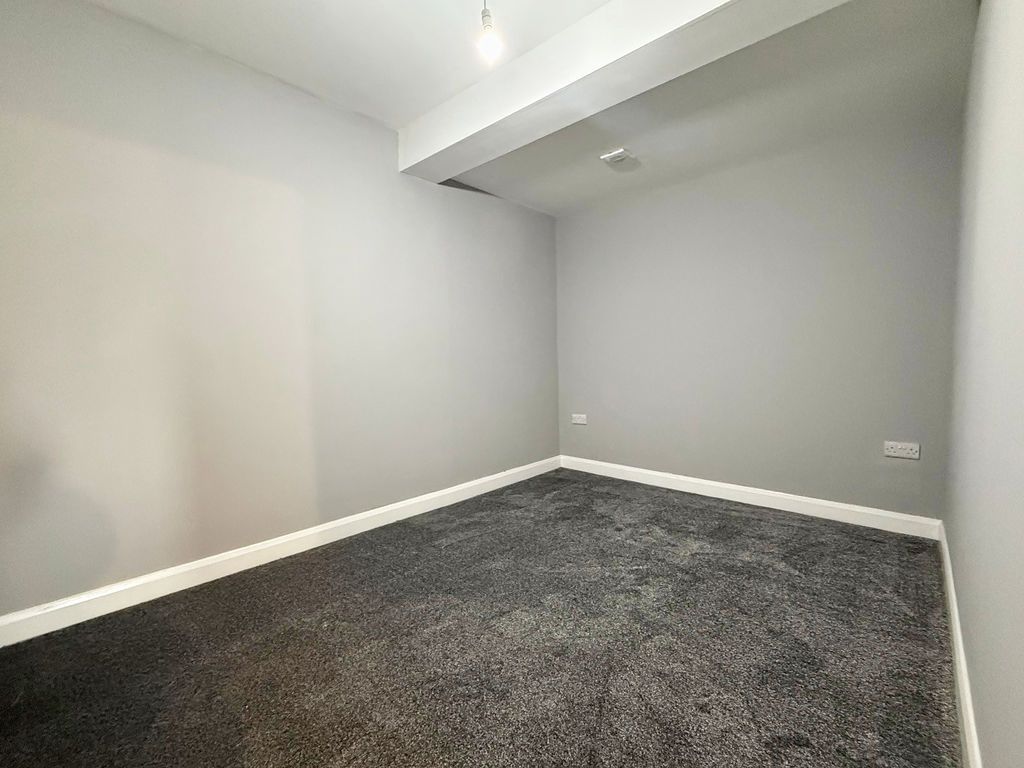 Additional image 2 of 2 bed flat to rentFrodingham Road, Scunthorpe DN15