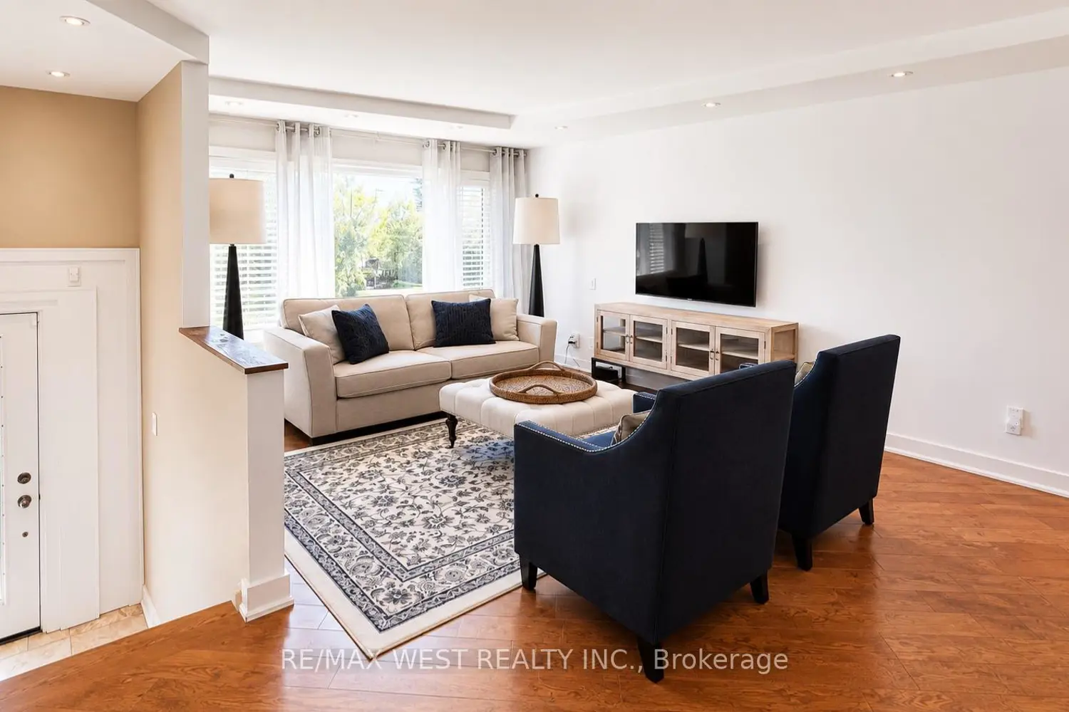 94 White Heather Boulevard photo 2