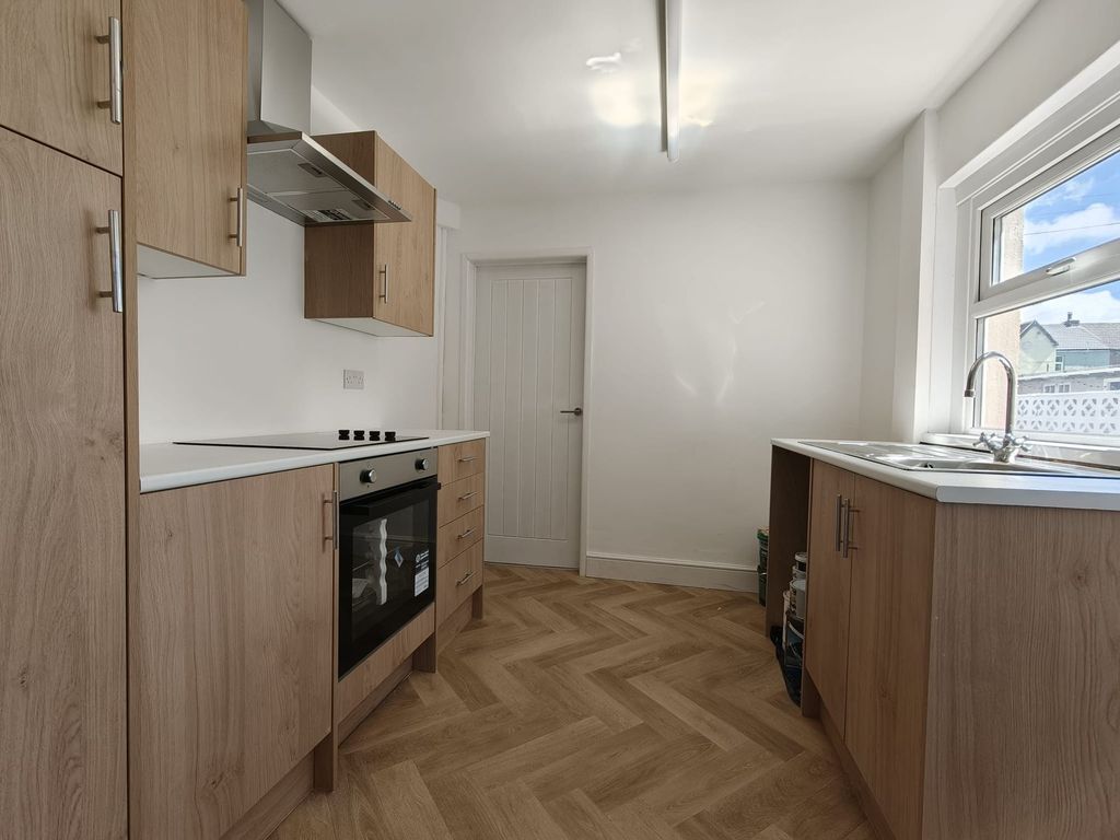 3 bed terraced house to rentClyde Street, Risca NP11