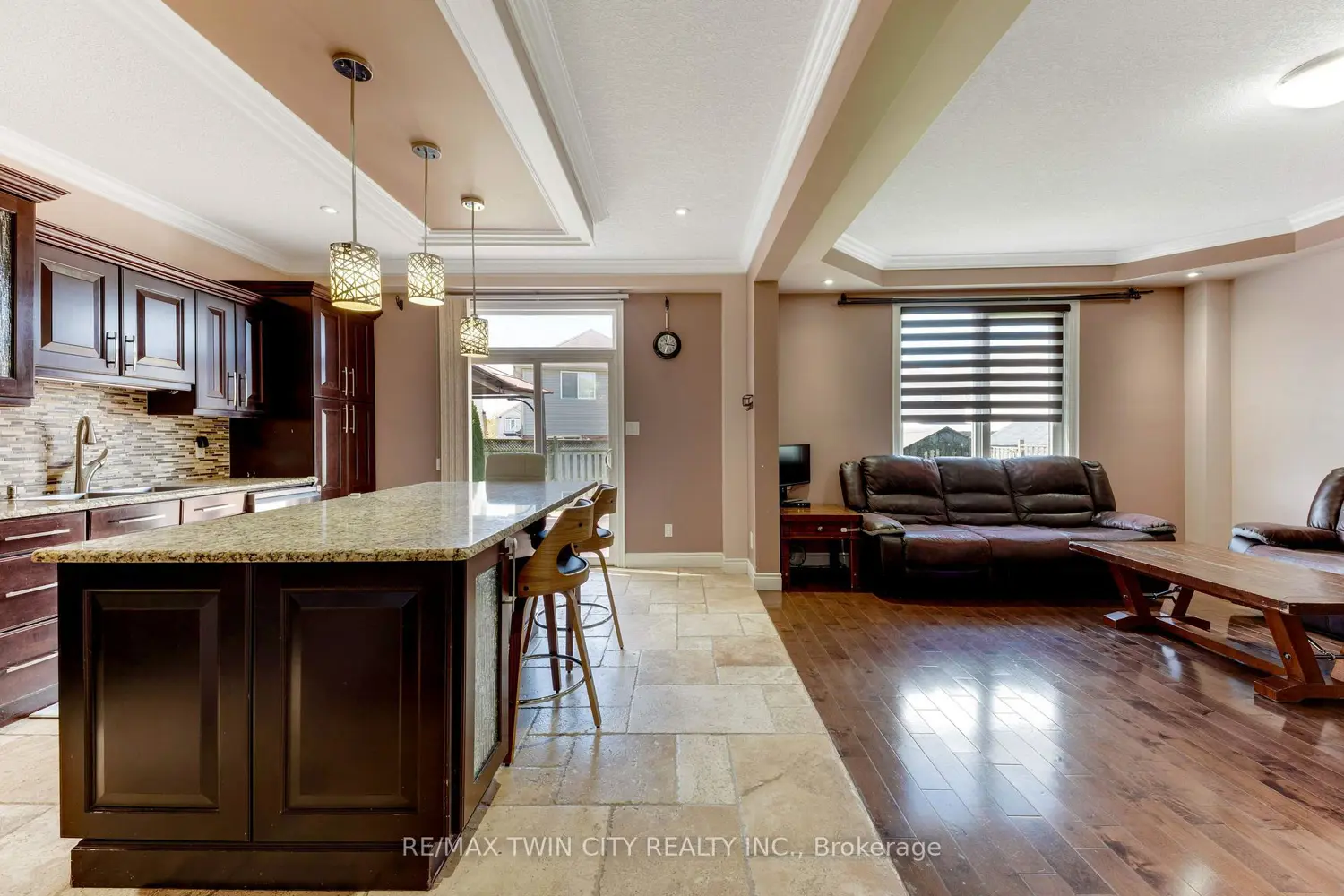 437 Beaumont Crescent