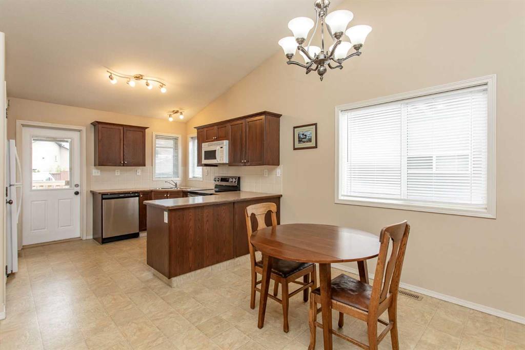 Additional image 2 of 109 Inglewood Drive, Red Deer, AB, T4R 0B2