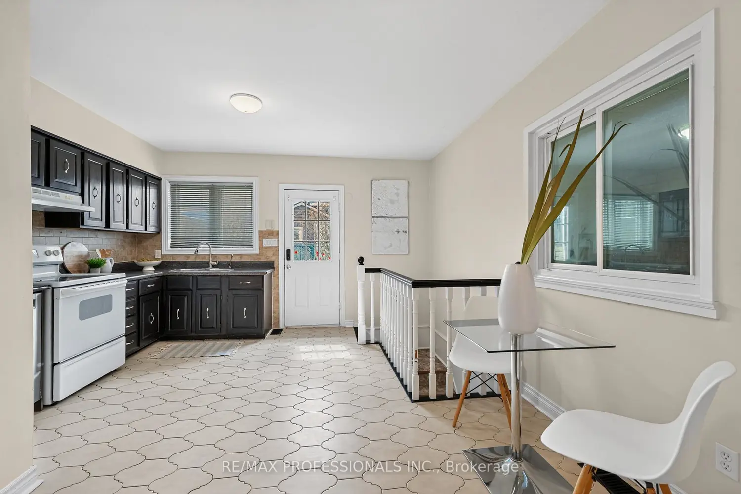 278 Caledonia Road photo 3