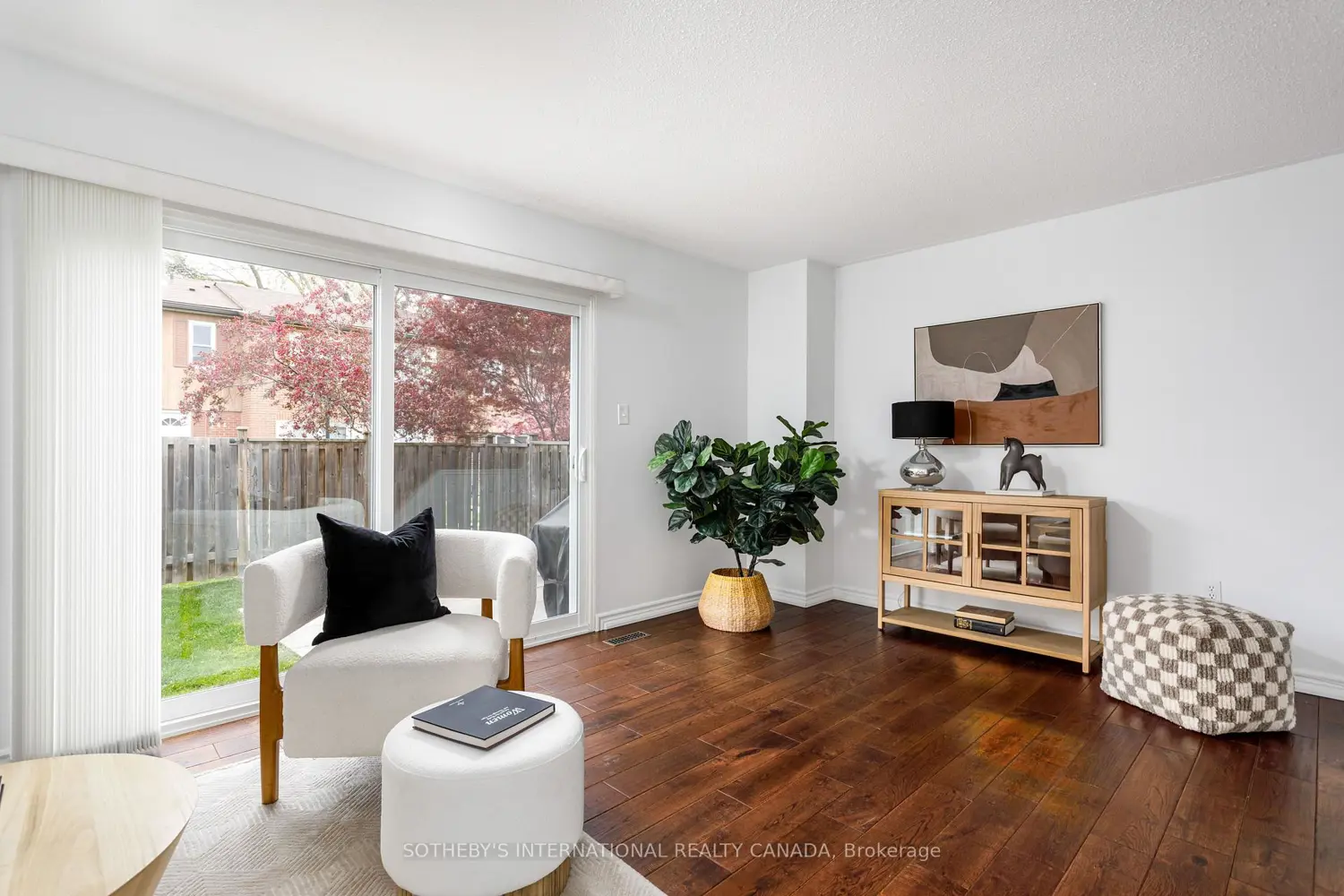 Additional image 7 of 2825 Gananoque Drive 62