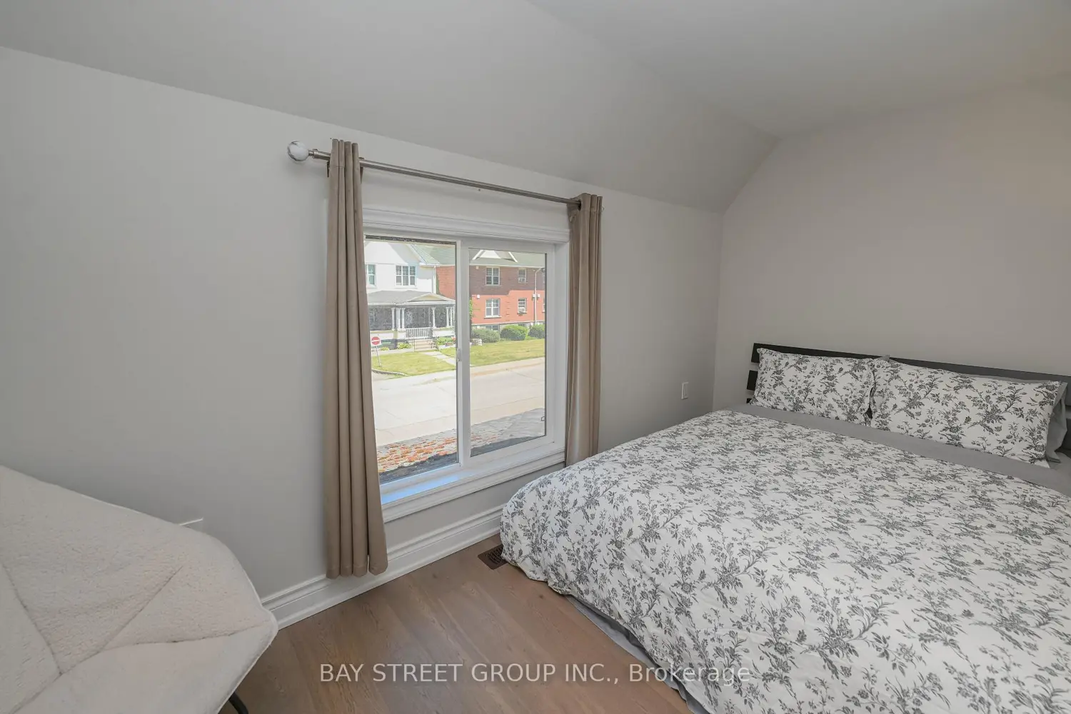 Additional image 16 of 4534 Morrison Street