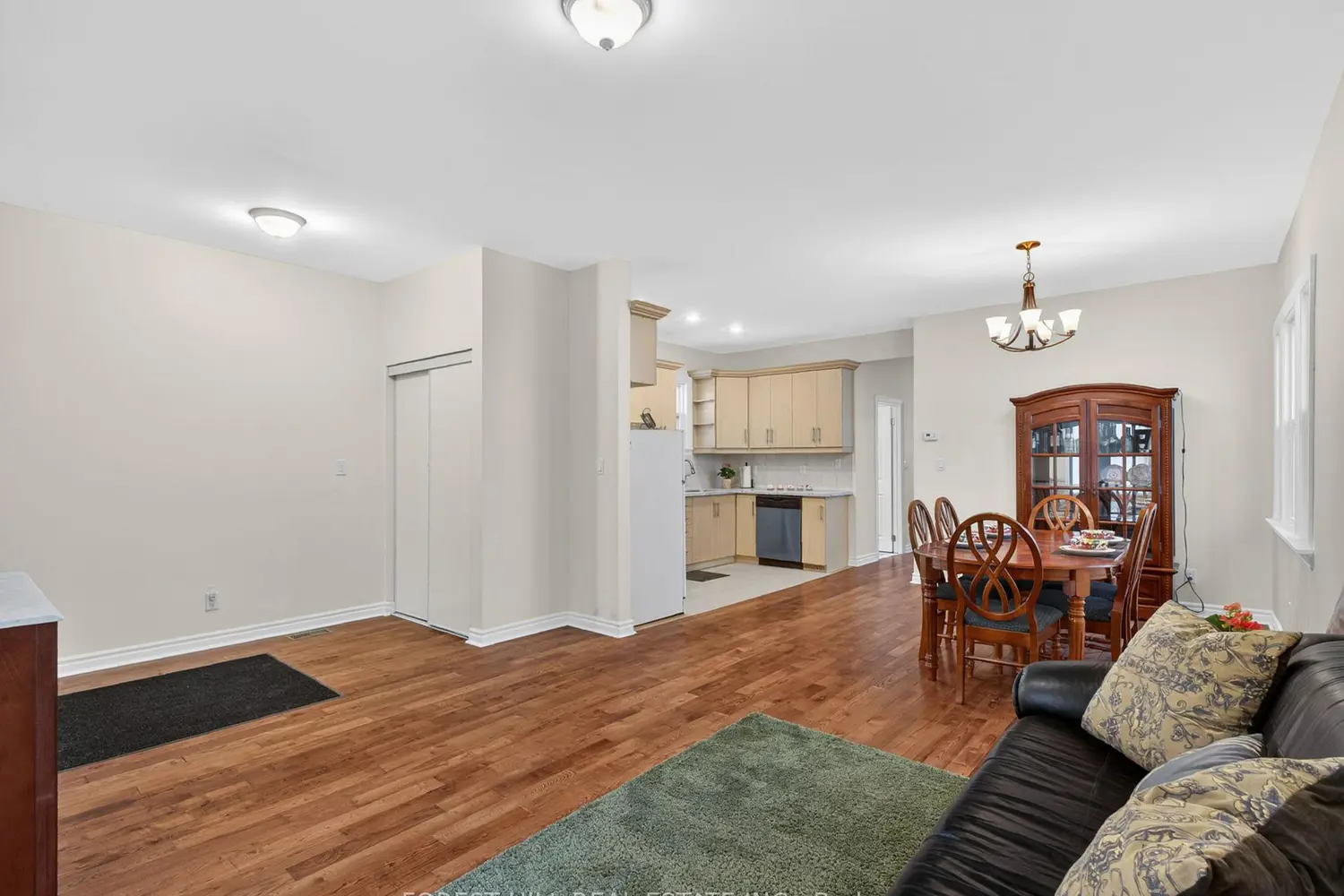351 Woodfield Road photo 5