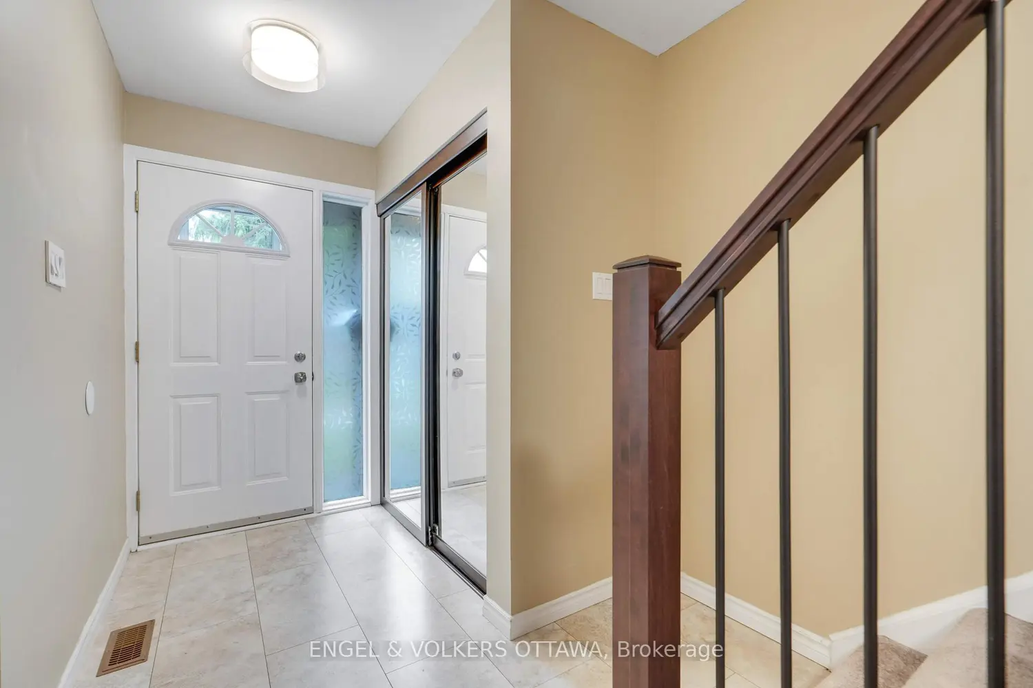2111 Montreal Road 33 photo 3