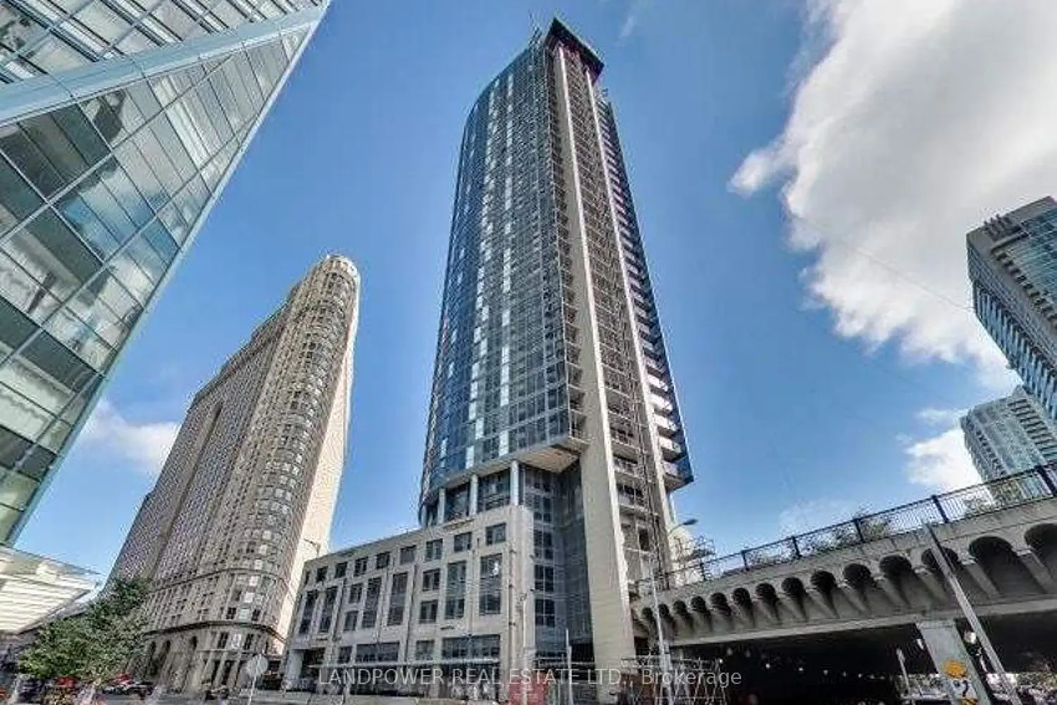 1 The Esplanade 2707