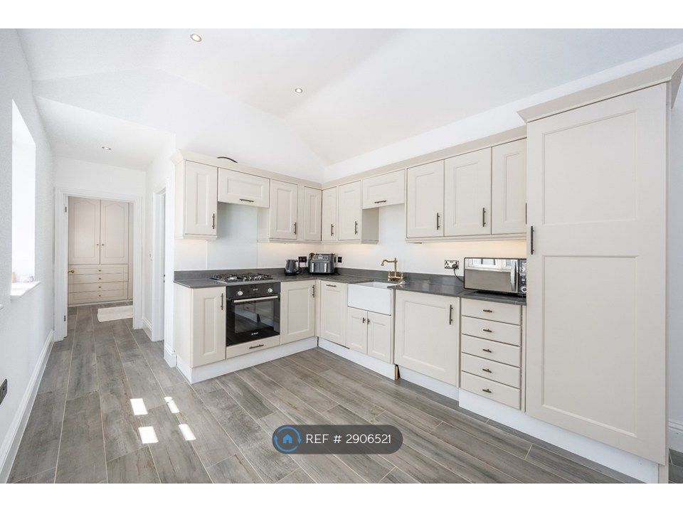 Additional image 31 of 7 bed detached house to rentBurnt Mill Lane, Harlow CM20
