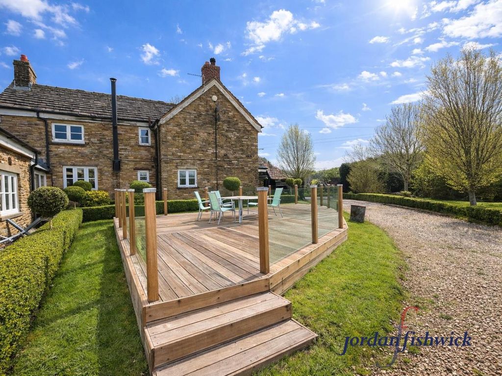 5 bed property to rentThe Farmhouse, Sugar Lane, Adlington SK10