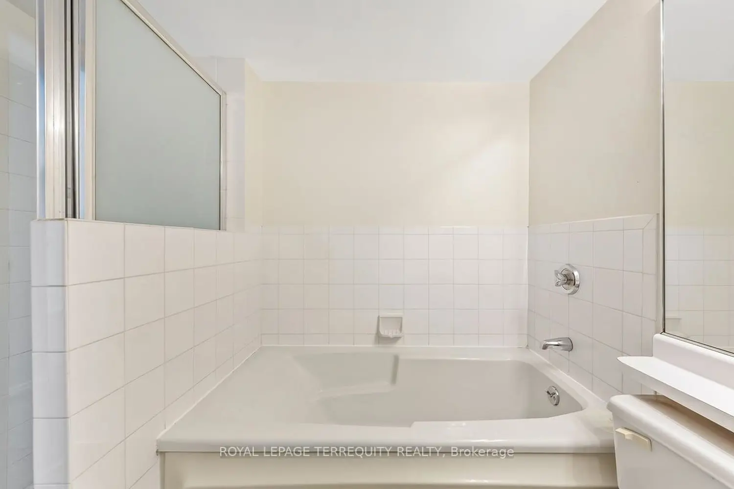 Additional image 15 of 10 Yonge Street 2609