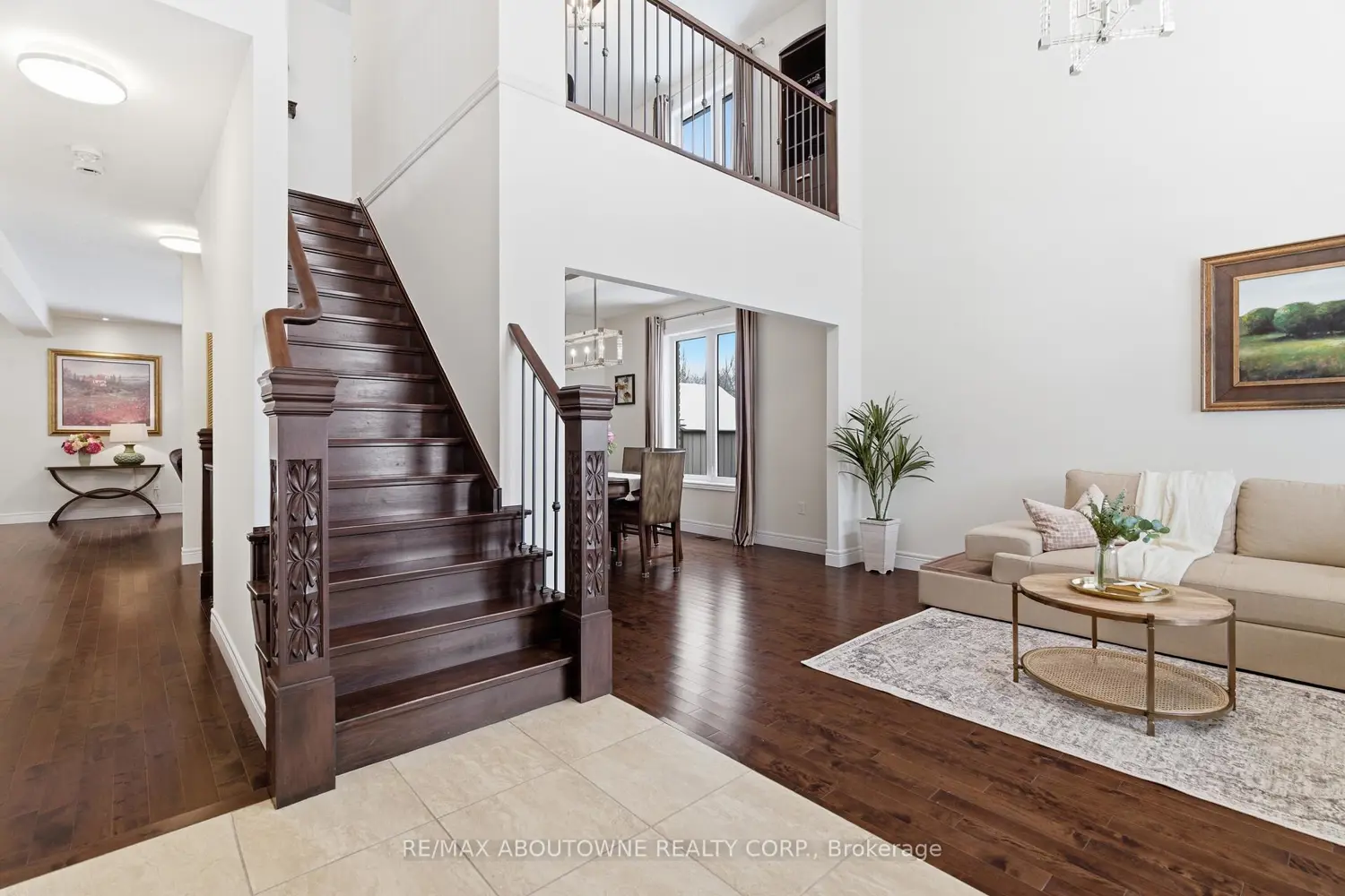305 Gosling Gardens photo 2