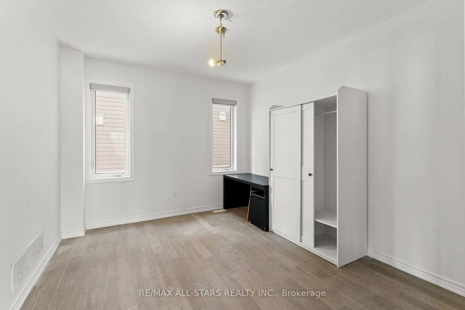 Additional image 3 of 19 Hennessey Crescent