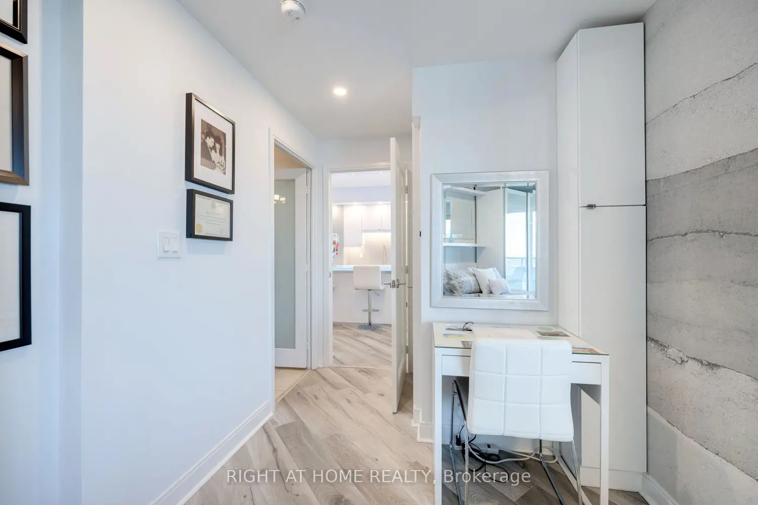 Additional image 16 of 60 Absolute Avenue 3601