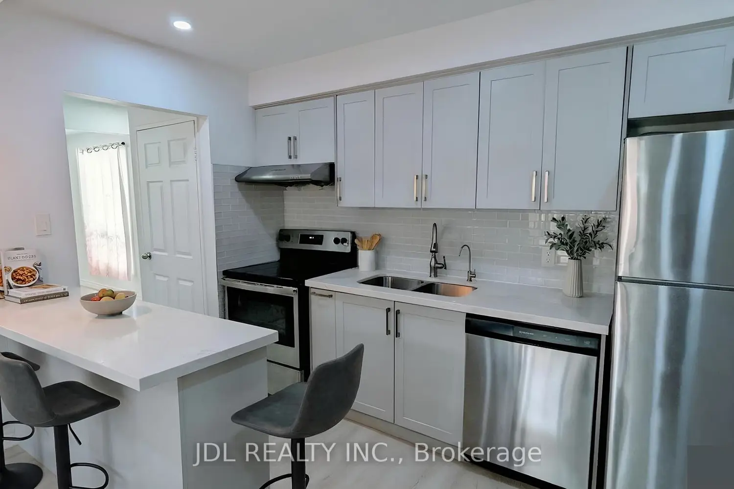 Additional image 9 of 431 Keats Way 5