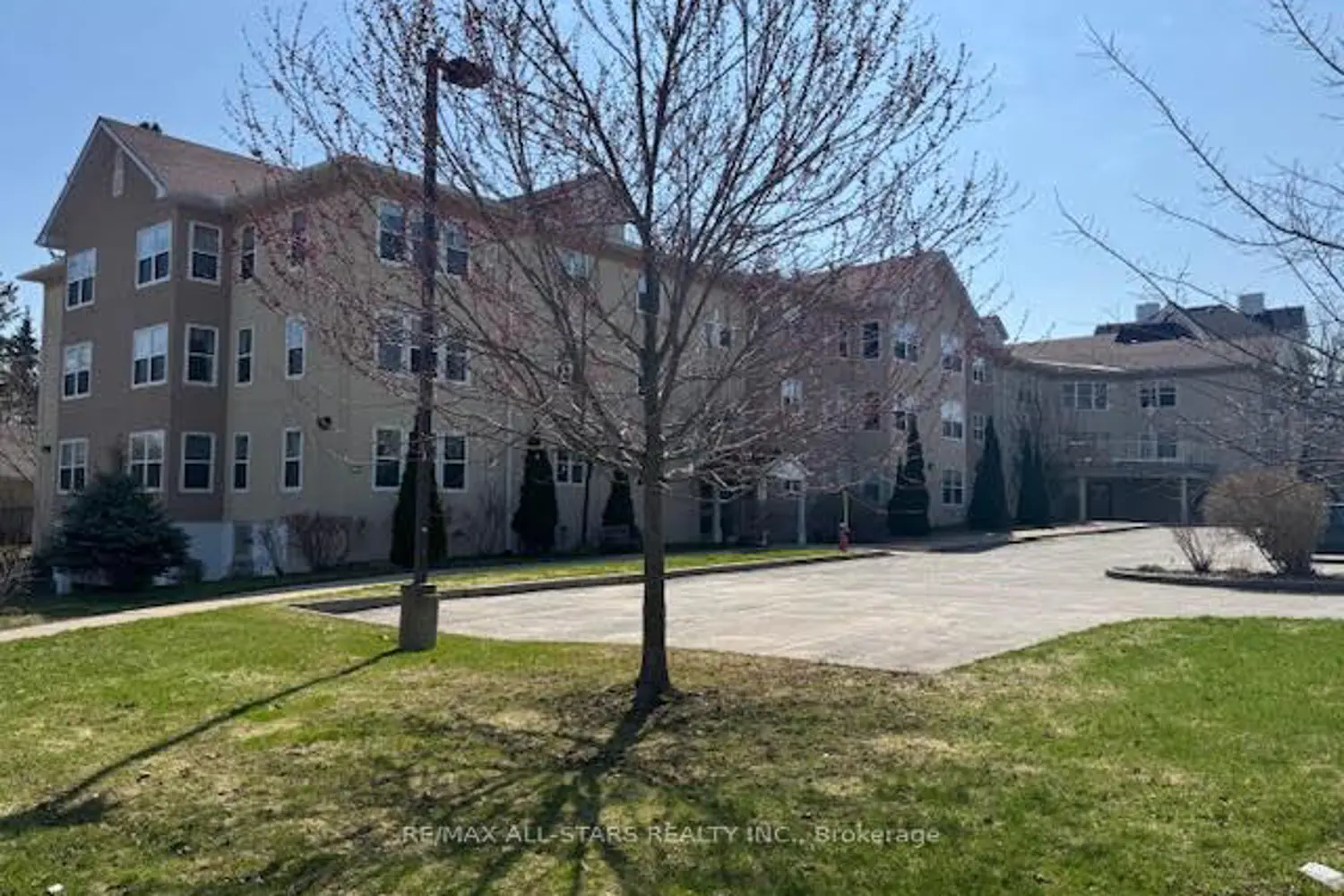8 Huron Street 303