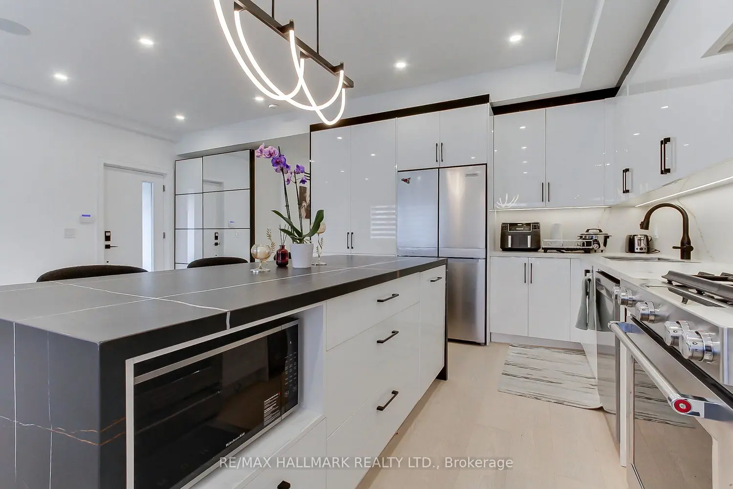 Additional image 6 of 185 Acton Avenue