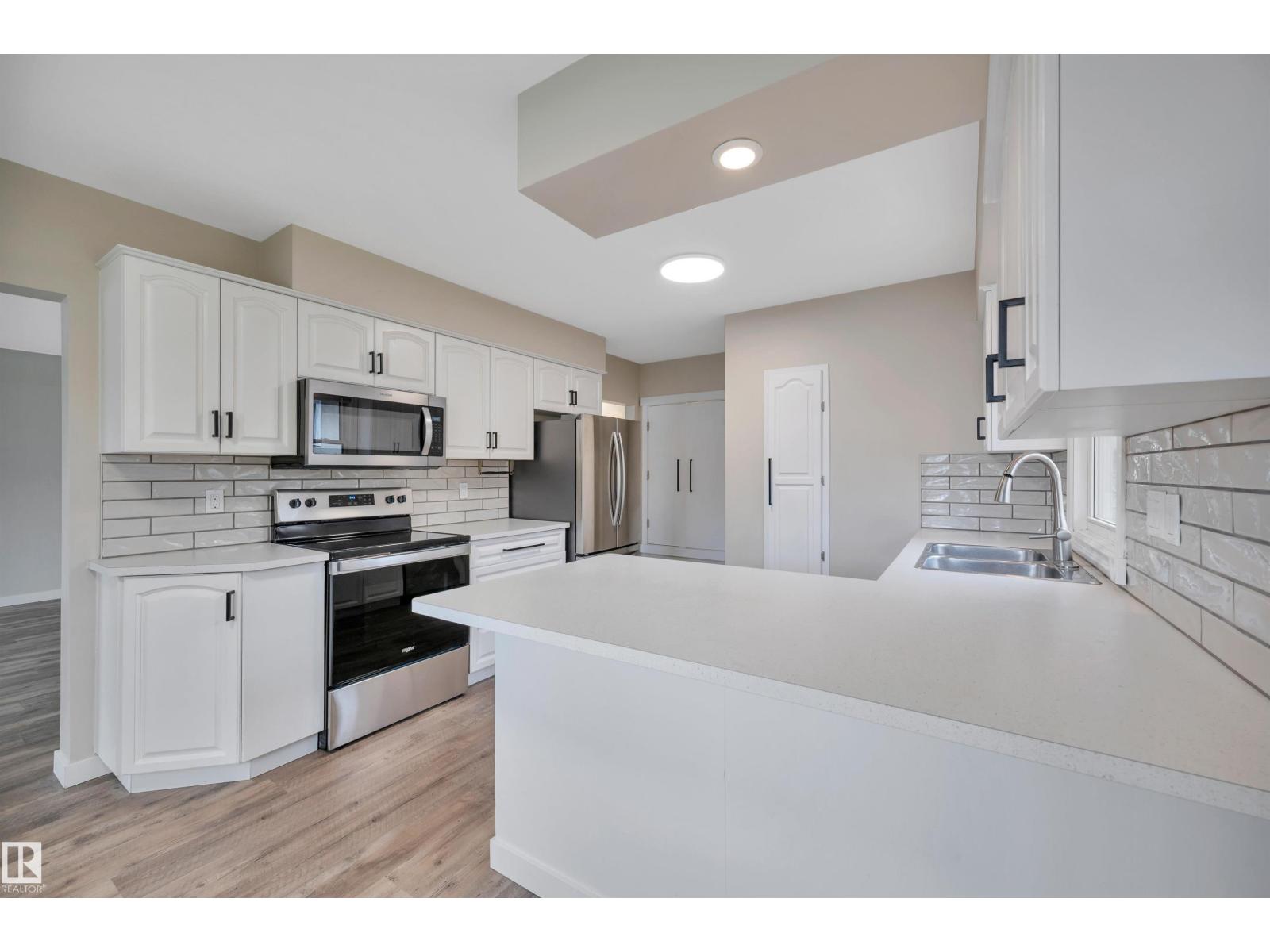 Additional image 2 of 6515-104 A Street NW, Edmonton, AB, T6Y2M2