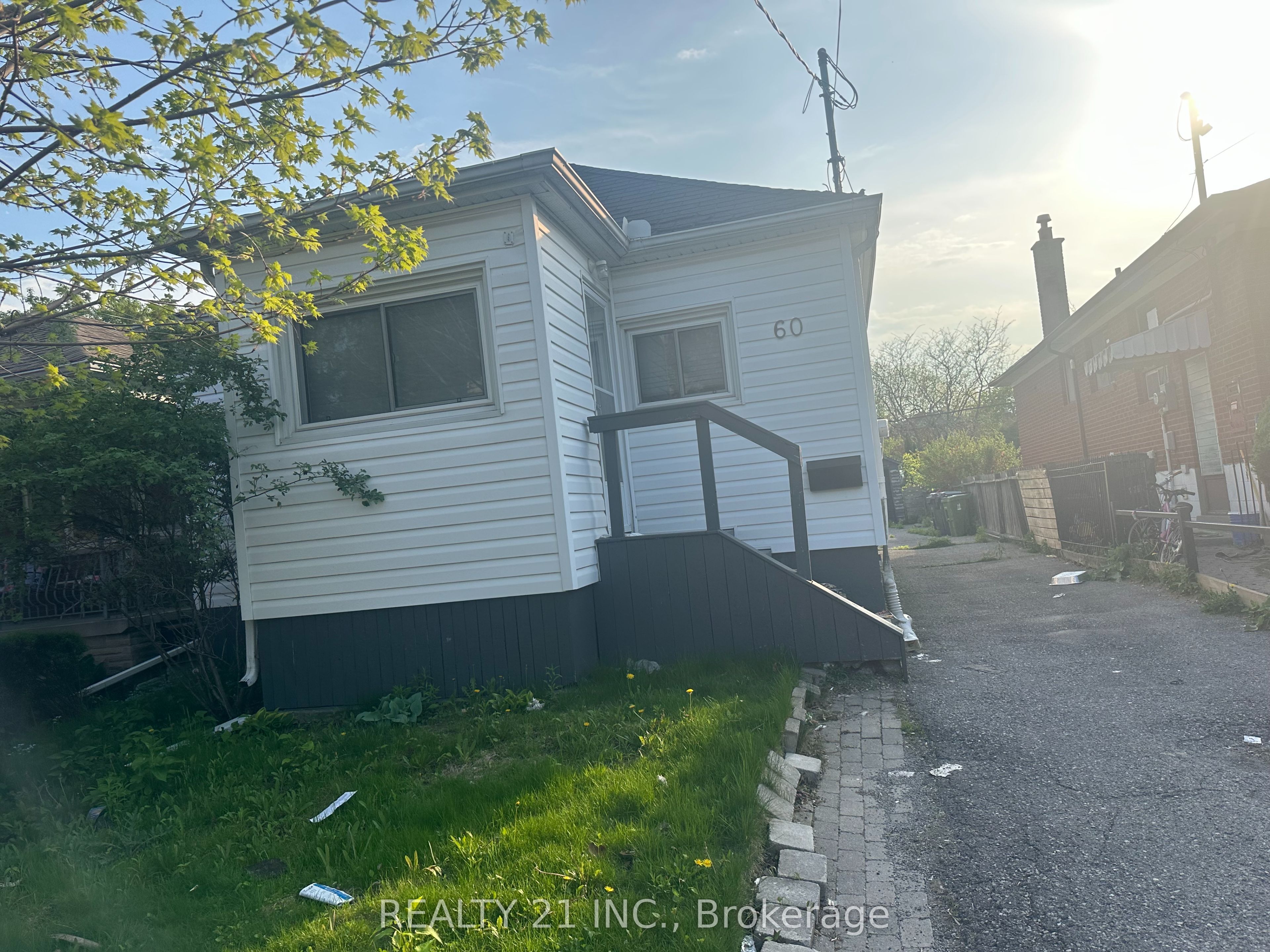 (Main)-60 Phillip Avenue, Toronto, ON, M1N 3R2