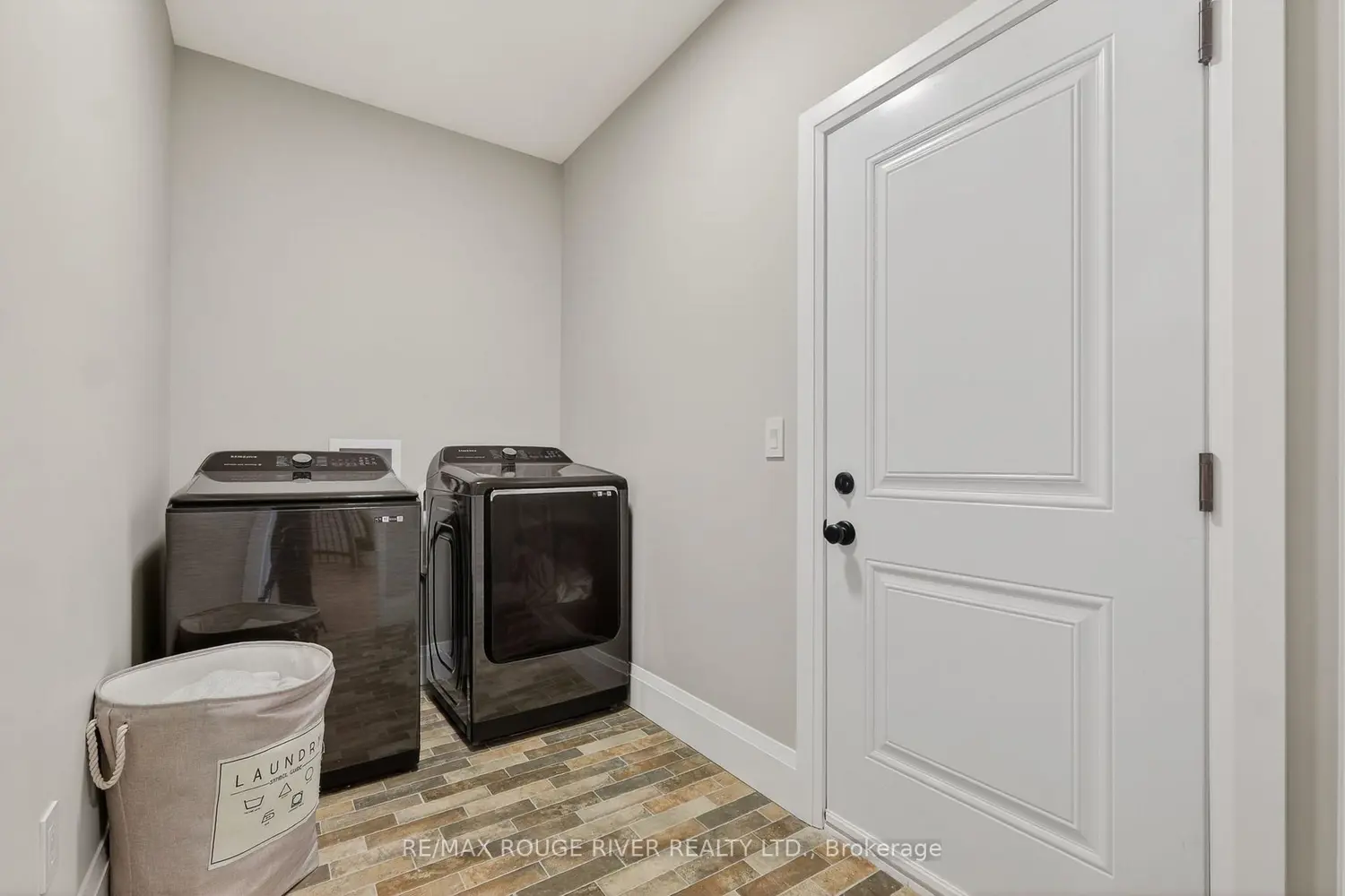 Additional image 17 of 4 - 1000 D'arcy Street